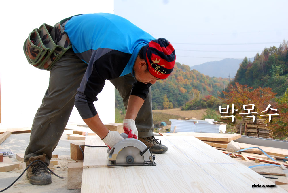 단양 복층 전원주택 신축공사 건축주 목조계단 만들기 집성목 재단 